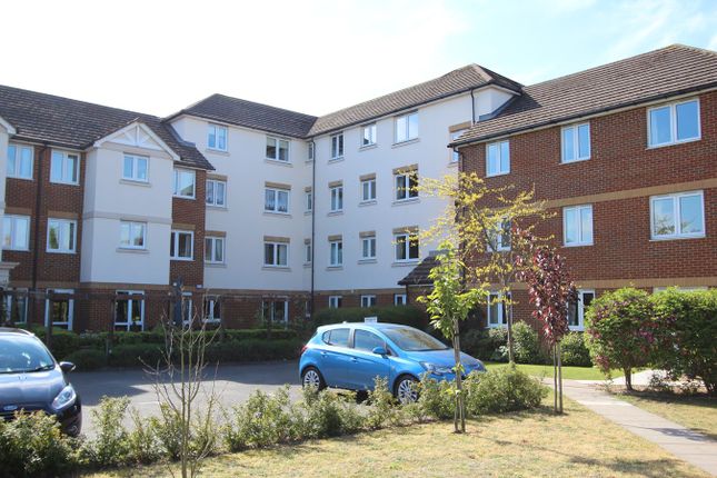 Property for sale in Parkland Grove, Ashford