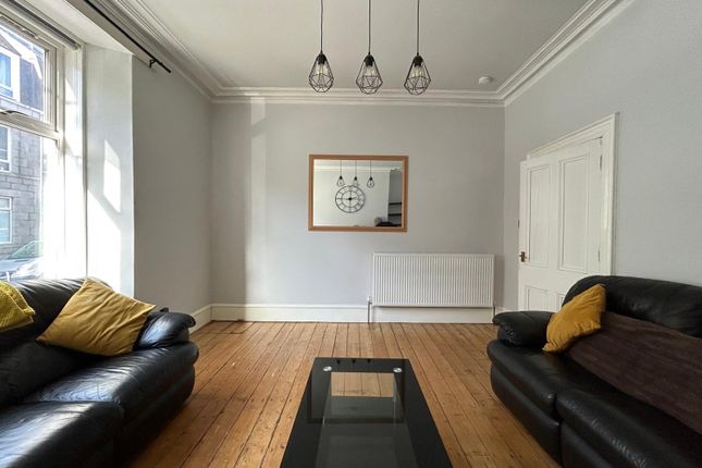 Flat to rent in 17 Howburn Place, Aberdeen