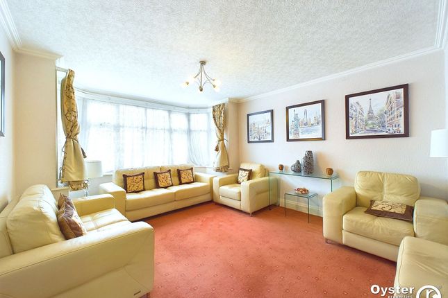 12 Bulmer Gardens, Harrow photo 2