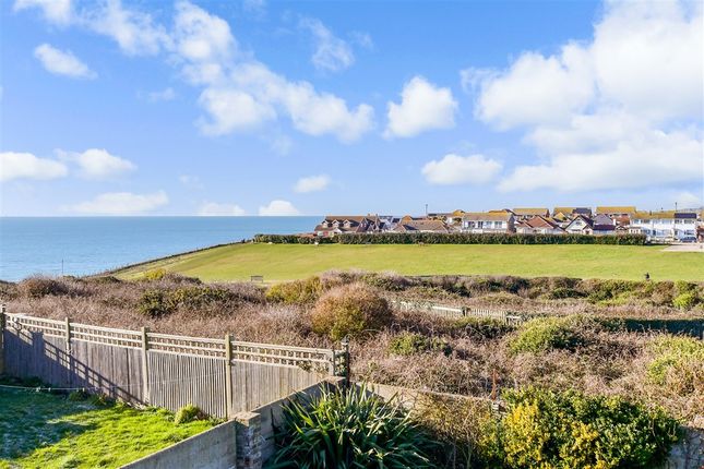 Roderick Avenue, Peacehaven photo 3