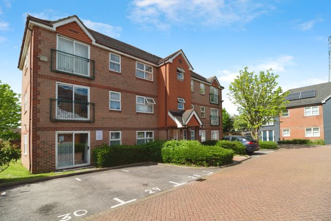 Flat for sale in Dudley Close, Chafford Hundred, Essex