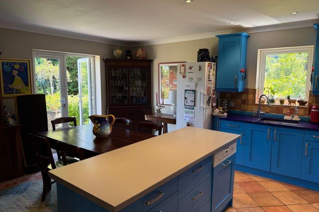 Hollybank, White Way, Salisbury photo 4