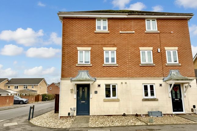 6, Montagu Close, Gosport photo 3