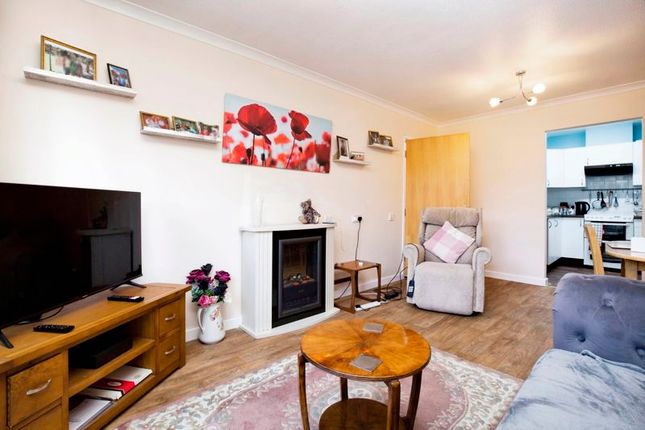 Flat for sale in Marlborough Court, Didcot
