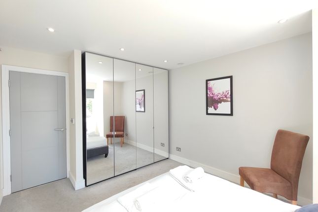 Flat 24, Walpole Court, Ealing Green, Ealing photo 5