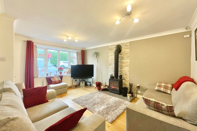 64 Ferndown Drive, Newcastle photo 2