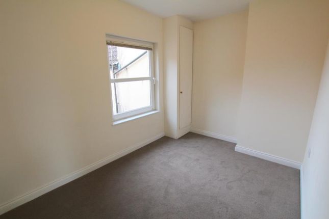 Flat 2 26, Farr Street, Bristol photo 4
