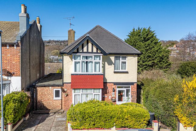 4-bed detached on 105, Beaconsfield Road, Hastings, £330,000