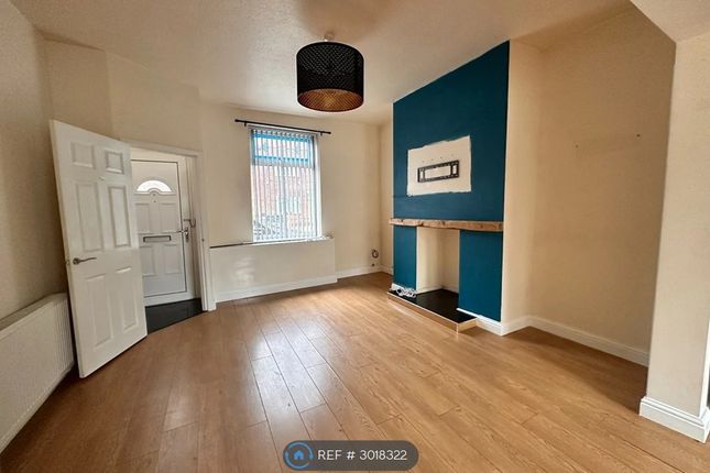 Park Lane, Oldham photo 4