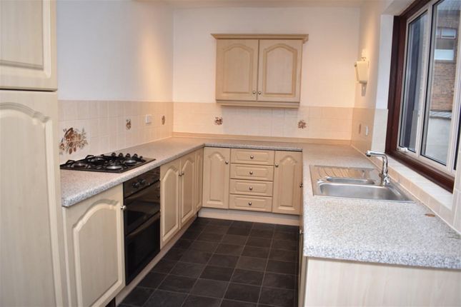 10, Lea Avenue, Crewe photo 4