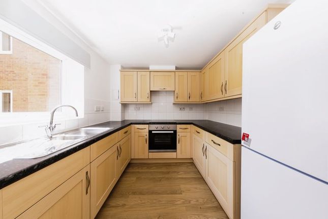 Flat to rent in Manning Gardens, Croydon