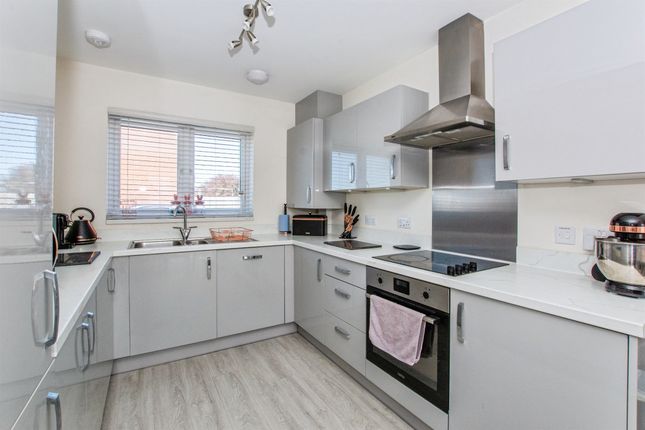 24, Grove Gardens, Wisbech photo 3