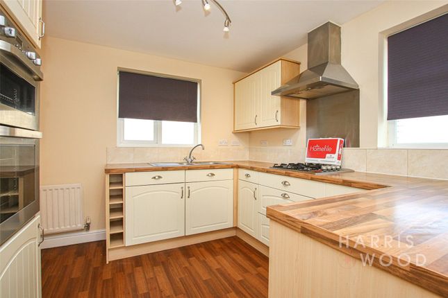 59, Kirk Way, Essex photo 2