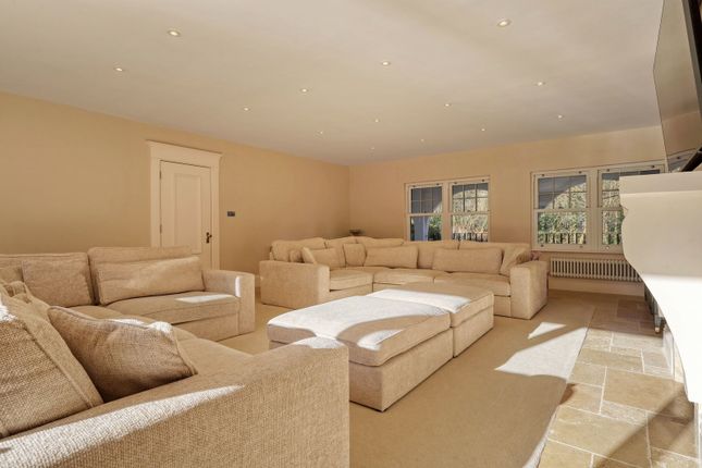 Hazeleigh, Riffhams Lane, Chelmsford photo 4