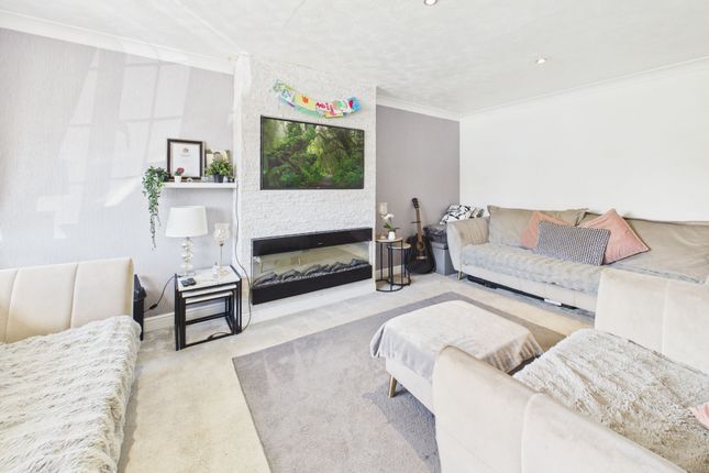 7 Fairways Drive, Nottingham photo 3