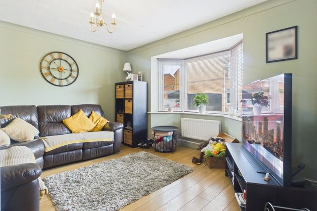 34, Primrose Drive, Melksham photo 2