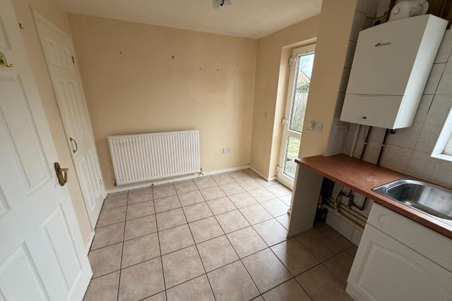 28, Bardsey Close, Swindon photo 4