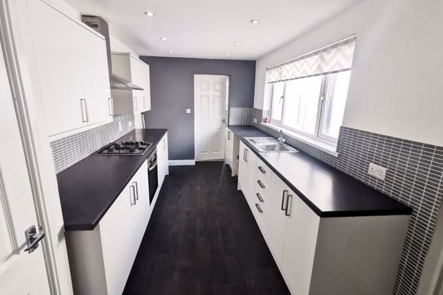36, Dol-Y-Felin Street, Caerphilly photo 3