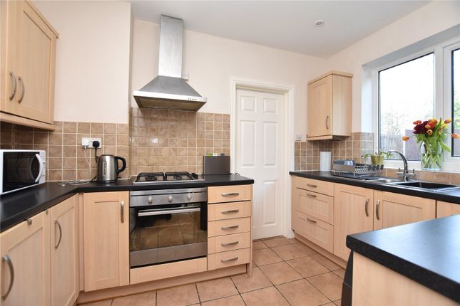 14, Boggart Hill Drive, Leeds photo 3