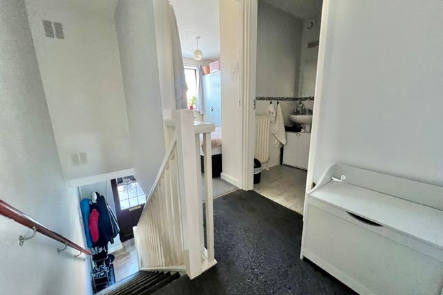 4, Glebefield Gardens, Portsmouth photo 5