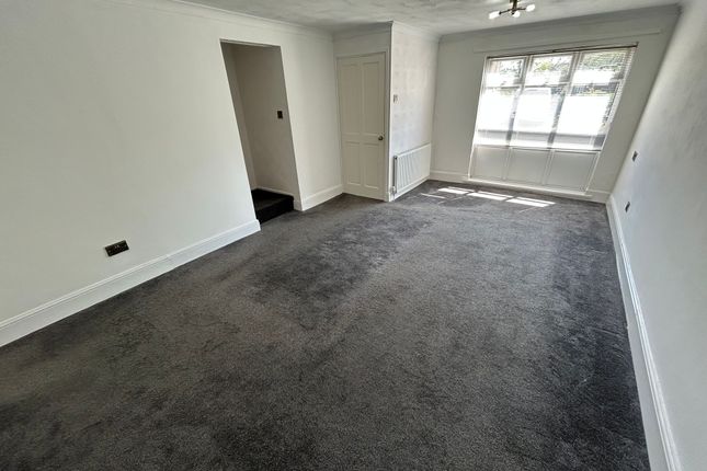 38 Beverley Court, Washington photo 4