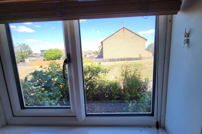 14 Osprey Walk, LUTON photo 4