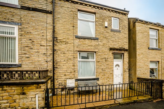 3 bed end terrace house for sale in Albion Street, Brighouse HD6