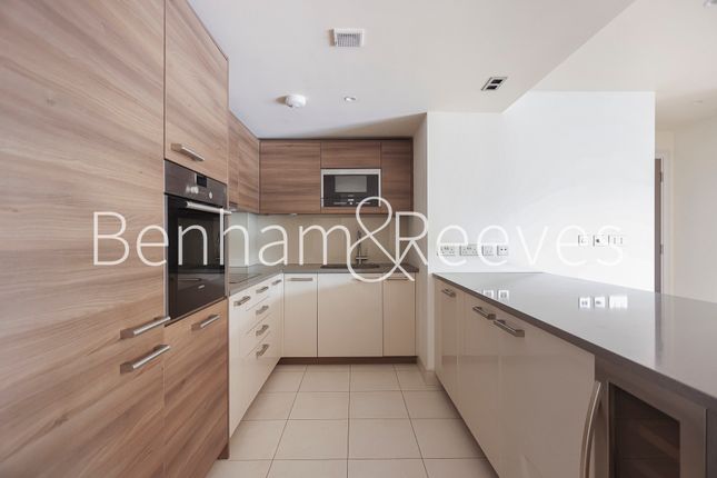 Flat to rent in Park Street, Fulham