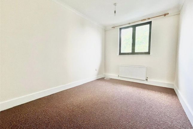 208, Summerwood Road, Isleworth photo 4