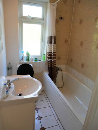 The Crossways, Hounslow photo 4