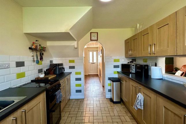 77, Newport Road, Caldicot photo 4