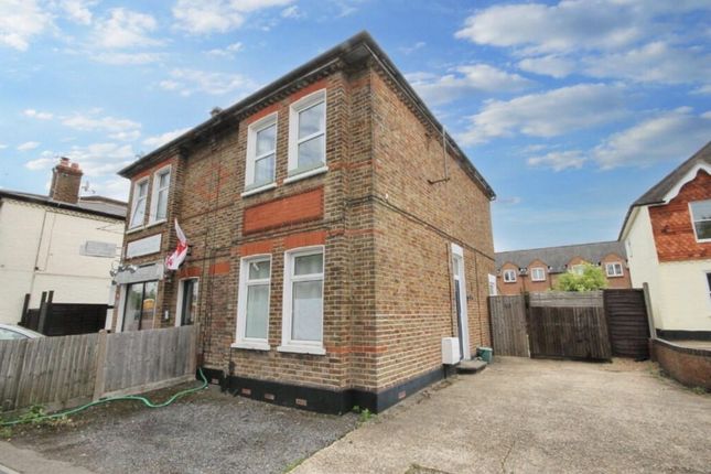 1-bed flat on The Street, Ashtead, £1,300/mo