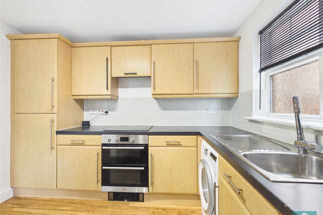 2, Broadview Court, Rochdale photo 3
