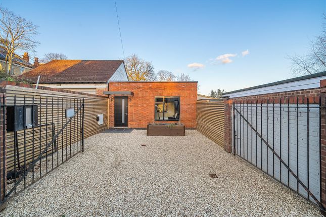 Thumbnail Detached house for sale in Lower Boyndon Road, Maidenhead