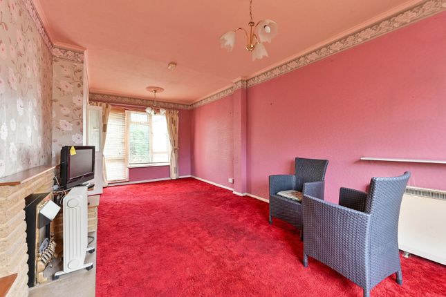 Bazalgette Gardens, New Malden photo 2
