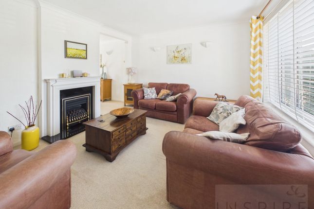 24 Buckmans Road, Crawley photo 2