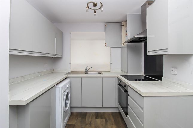 28, Dimplewells Road, Ossett photo 2