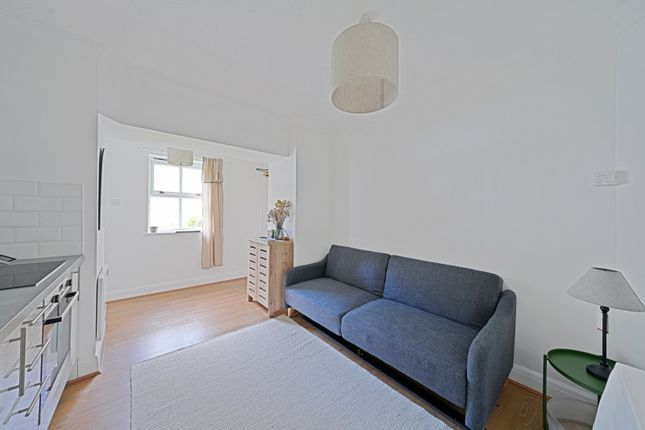 Thumbnail Flat to rent in Twig Folly Close, London