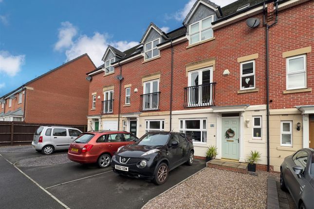 Town house for sale in Haddon Way, Loughborough