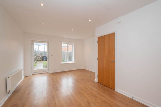 37, Westwood Drive, Canterbury photo 3