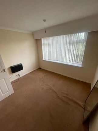 116, Baguley Crescent, Manchester photo 4