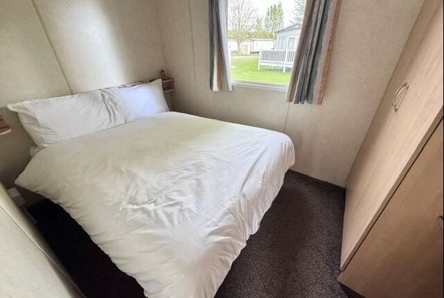 ABI Narelle, Coopers Beach Holiday Park, Church Lane, Colchester photo 5