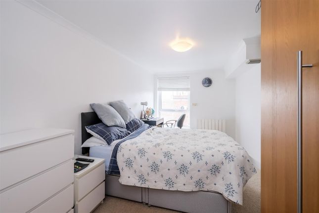 Flat for sale in Connington Crescent, London