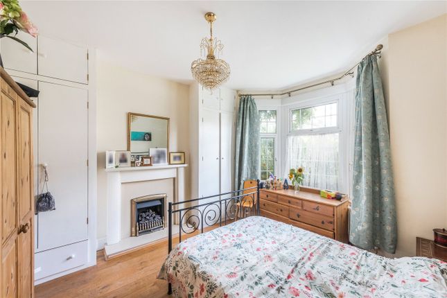 57, Bickersteth Road, London photo 4