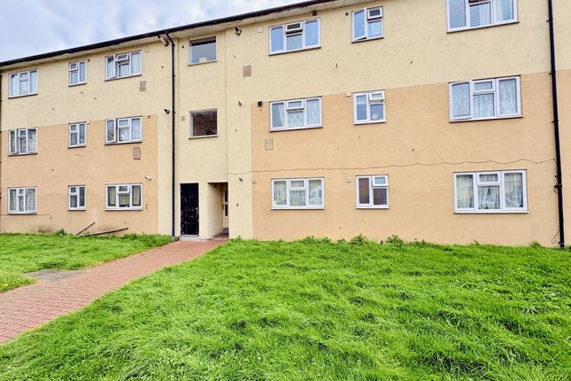 17, Verulam Court, Southall photo 2