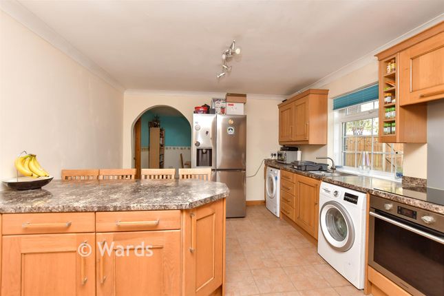 42, Goldfinch Close, Faversham photo 4