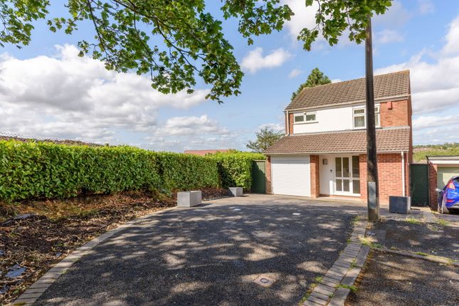 Thumbnail Detached house for sale in Glynn Crescent, Halesowen