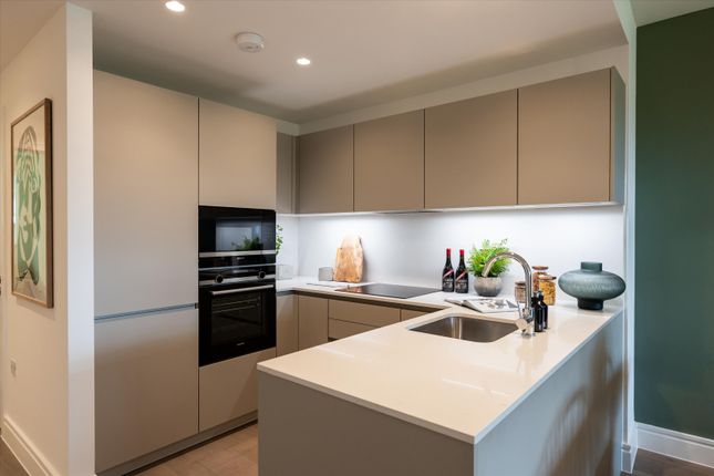 Flat for sale in A703, Chiswick Green, London