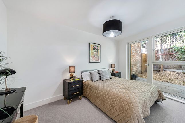 Flat for sale in Unit 17J The London Mews, Finchley