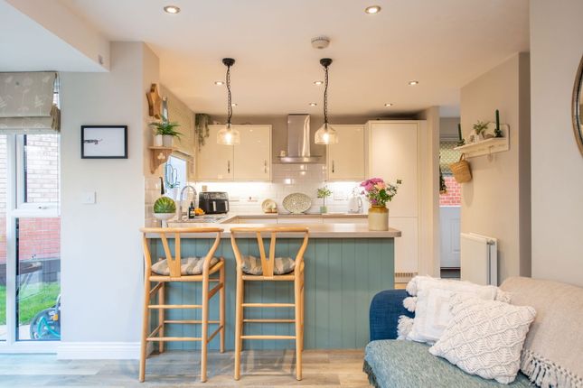 2 Clare Close, Papworth Everard, Cambridge photo 2